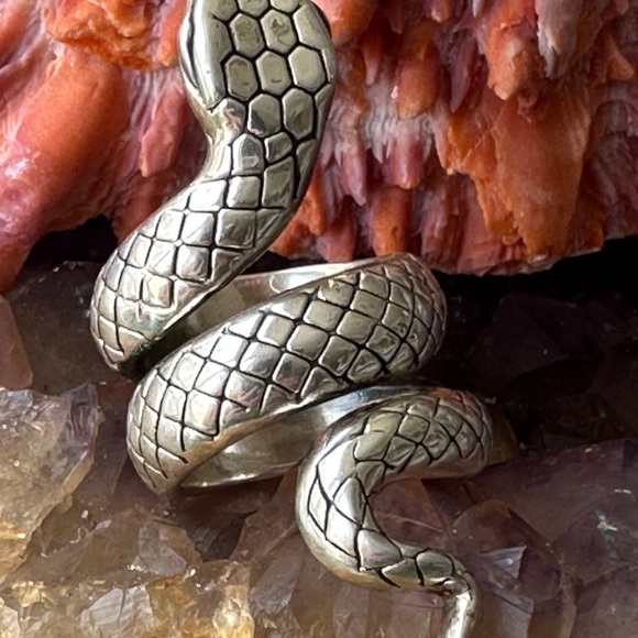 Snake sterling silver ring gorgeous!! - Picture 3 of 9